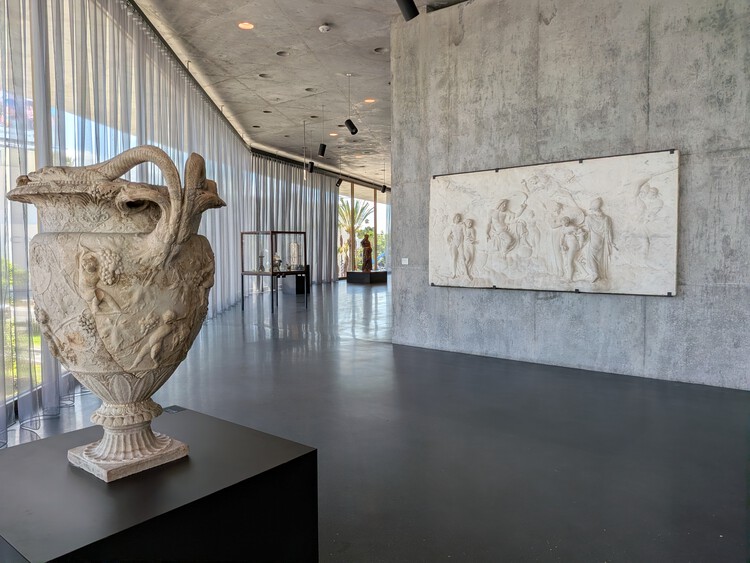 Peter Zumthor's LACMA David Geffen Gallery opens in Los Angeles - Image 26/45