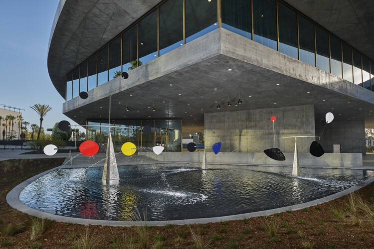 Peter Zumthor's LACMA David Geffen Gallery opens in Los Angeles - Image 8/45