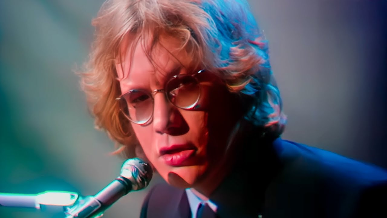 Warren Zevon - The Werewolf of London (Official Music Video) [HD] - YouTube