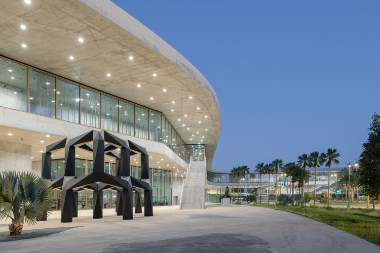 Peter Zumthor's LACMA David Geffen Gallery opens in Los Angeles - Image 1/45